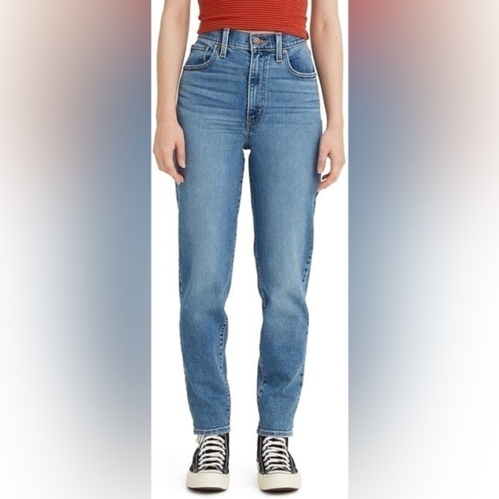 NWOT Levi’s 550 relax fit tapered leg